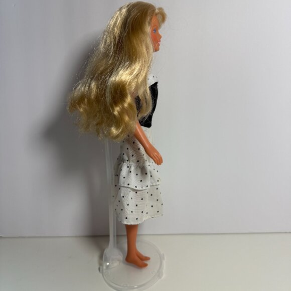 Hasbro vintage Maxi doll with white and black vintage dress - Picture 6 of 12